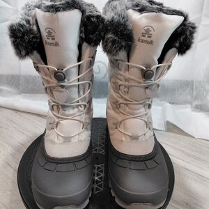 Kamik Women's Momentum 3  Winter Snow Boots Winter White Gray & Black SIZE 9